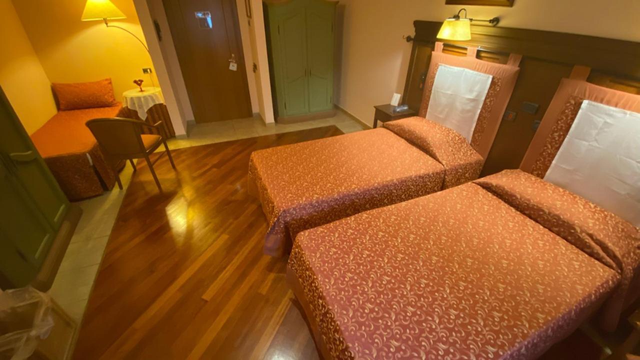 Relais Abbazia Santa Anastasia Resort & Winery Кастелбуоно Екстериор снимка