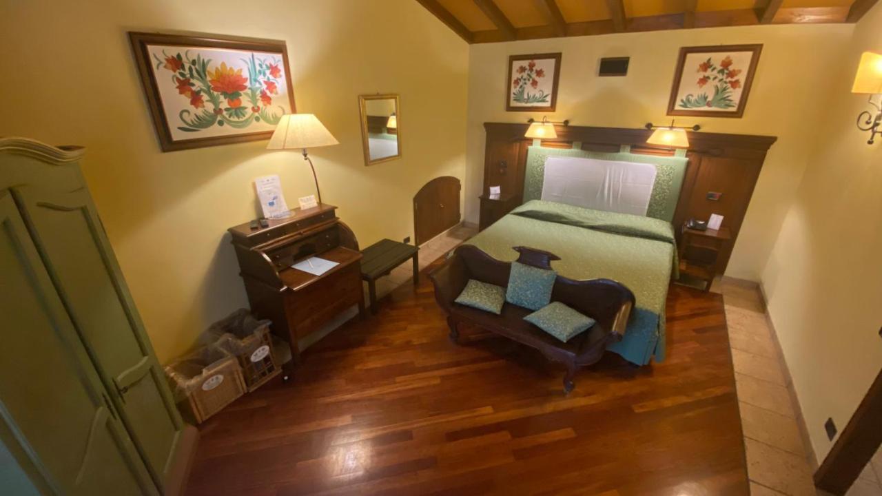 Relais Abbazia Santa Anastasia Resort & Winery Кастелбуоно Екстериор снимка