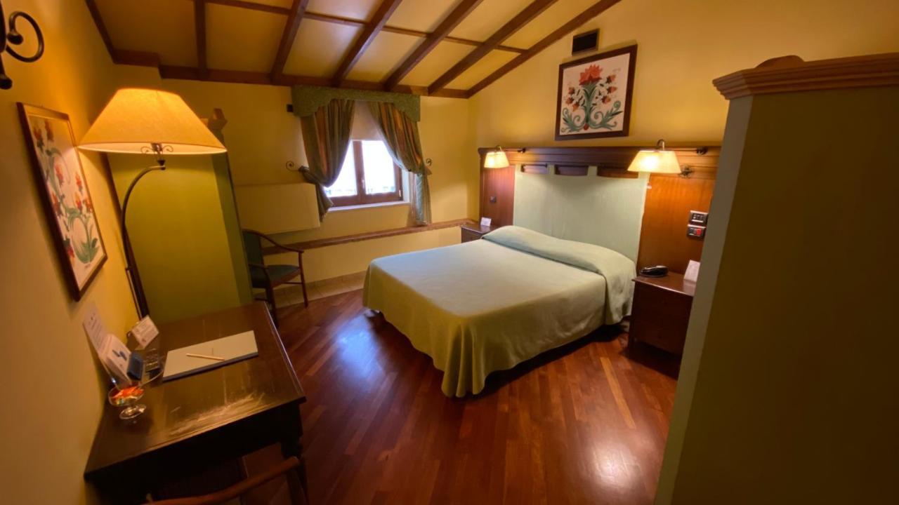 Relais Abbazia Santa Anastasia Resort & Winery Кастелбуоно Екстериор снимка