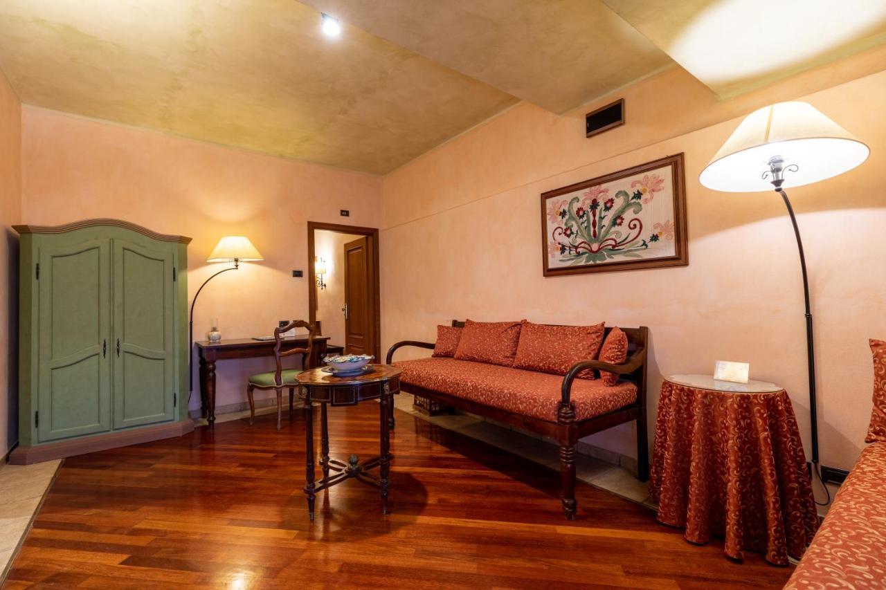 Relais Abbazia Santa Anastasia Resort & Winery Кастелбуоно Екстериор снимка