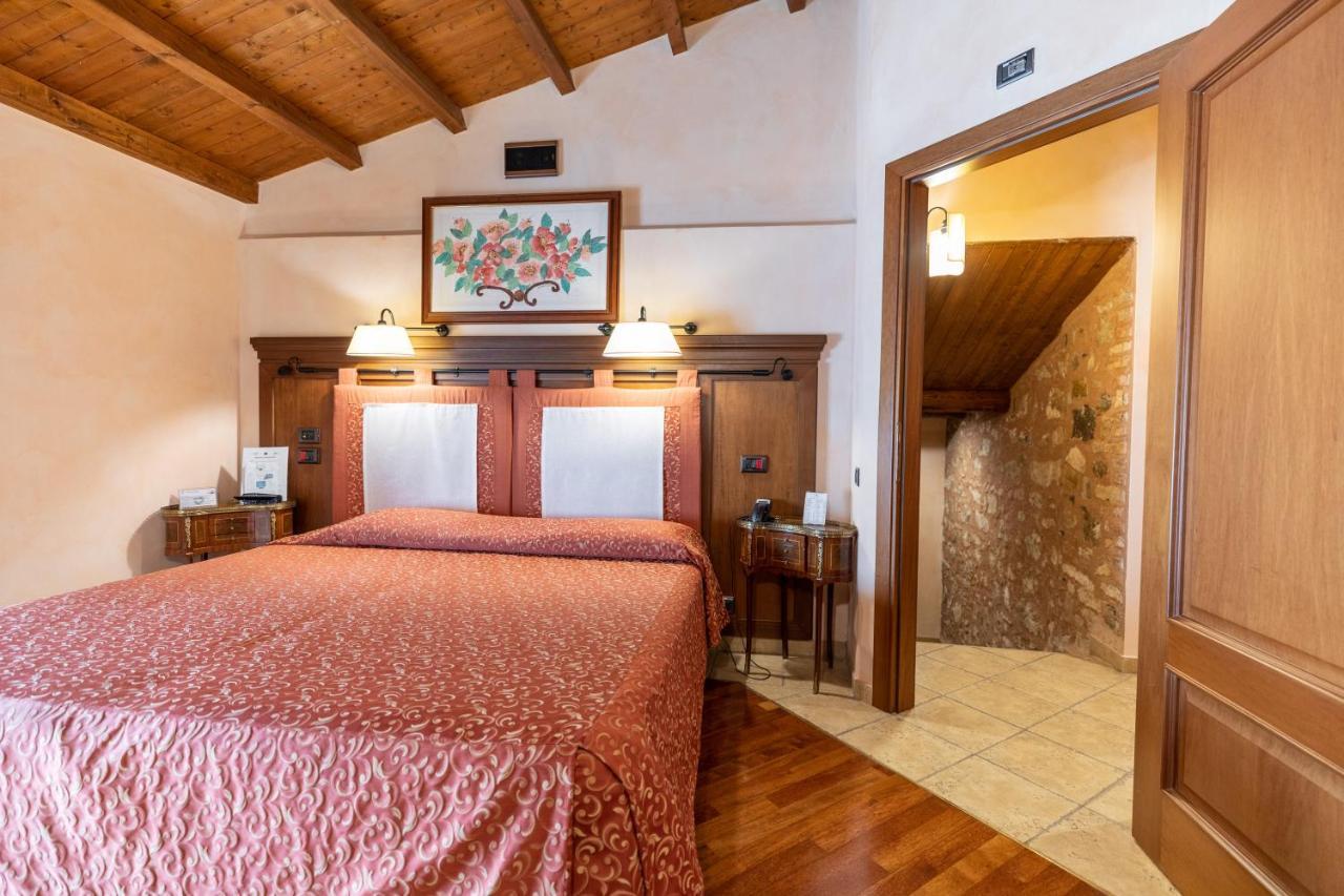 Relais Abbazia Santa Anastasia Resort & Winery Кастелбуоно Екстериор снимка