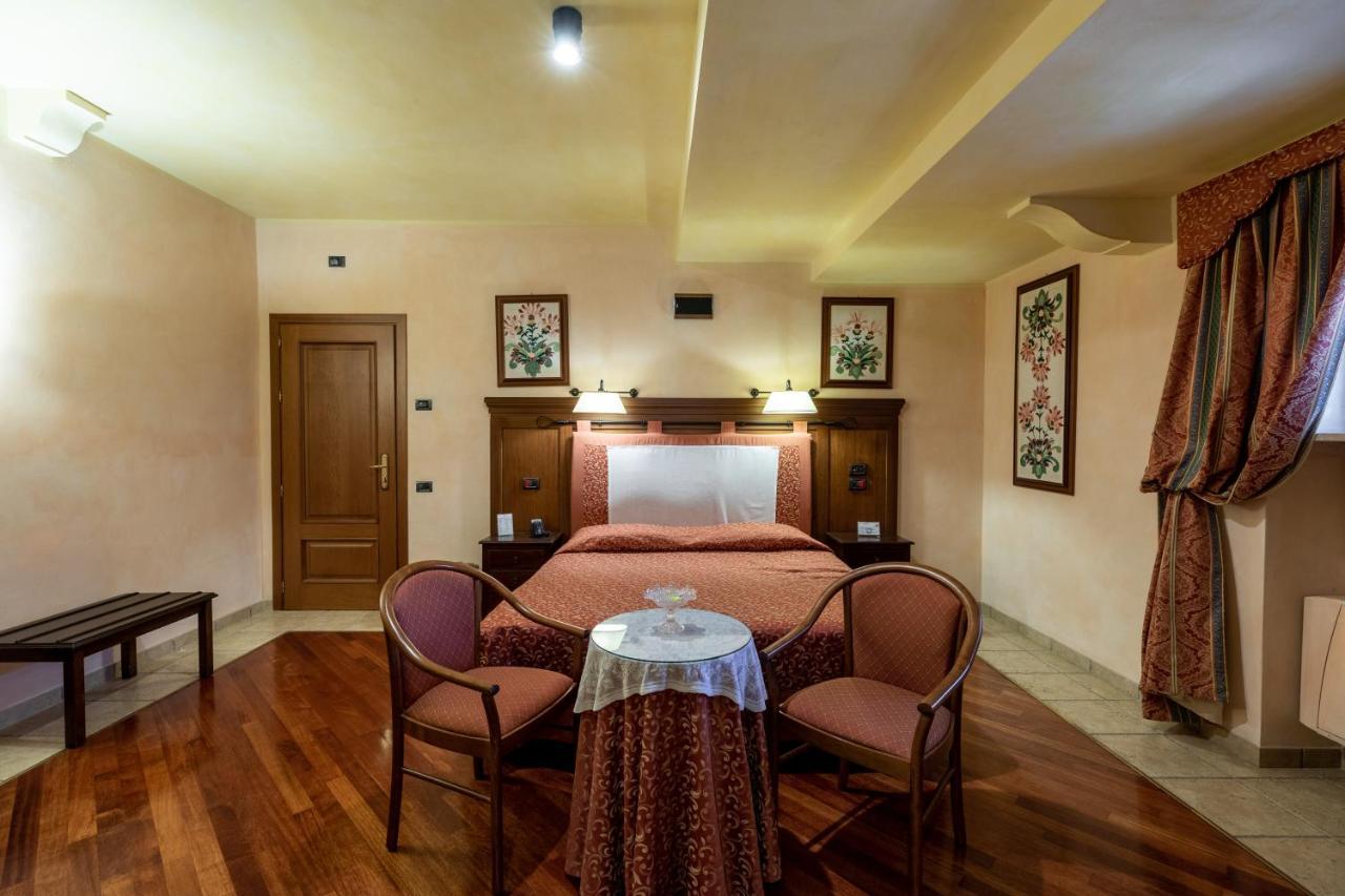 Relais Abbazia Santa Anastasia Resort & Winery Кастелбуоно Екстериор снимка