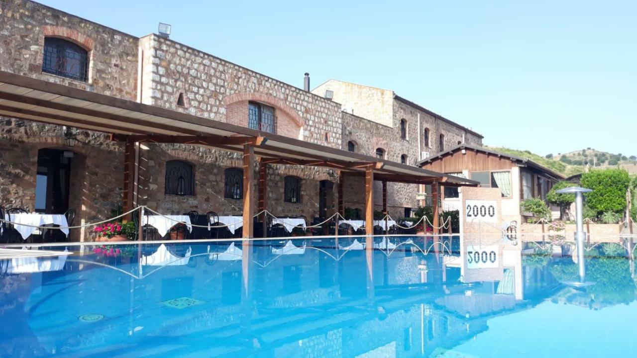 Relais Abbazia Santa Anastasia Resort & Winery Кастелбуоно Екстериор снимка